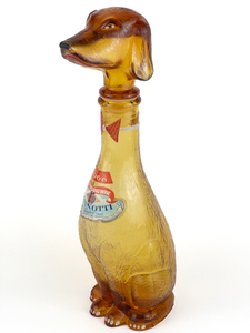 lot 114 image: Vintage 1966 Mid Century Italian Giannotti DOG Empoli Amber Glass Wine Decanter Bottle - 14in