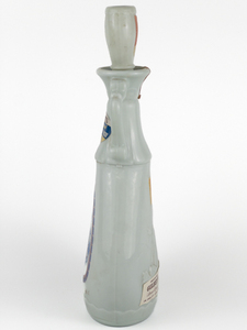lot 128 image: VINTAGE 1960s Delft Rose Ships & Embossed Imported Windmill Gilbeys Spey Royal Whiskey Decanter