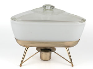 lot 253 image: Vintage INLAND GLASS Triangular Milk Glass 2qt CasseroleChafing Dish With Warmer