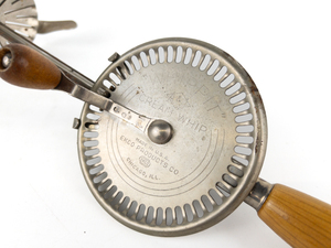 lot 260 image: VINTAGE A&J WHIPPIT Ecko Products - Cream WhipMixer