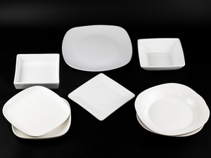 lot 282 image: Group of 8 White Ceramic Dishes Including an I Patrizi Plate