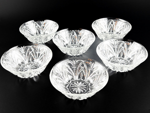 lot 301 image: Set of Six Glass Bowls with Fan Design Motif