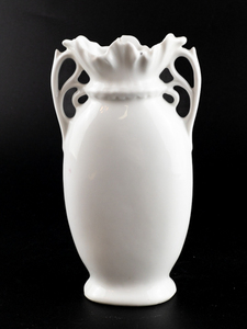 lot 337 image: Small Lustreware vase with pink roses