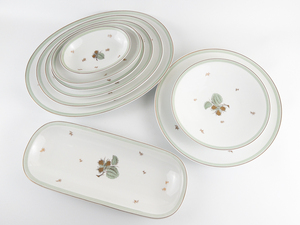lot 1 image: MASSIVE Vintage Circa 1950s 120 Piece BING & GRONDAHL (Denmark) Hazelnut (ELSINORE) - Dinner Place Settings for 12, Tea Service for 18 and Numerous Accessory Serving Dishes