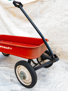 lot 2 image: Vintage 1960s Radio Astronaut Red Wagon