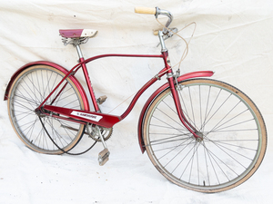 lot 4 image: Vintage Hawthorne Hercules Mens Lightweight Bicycle 