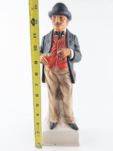 lot 14 image: VINTAGE 1969 Lionstone whiskey decanter&nbspGENTLEMAN GAMBLER