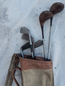 lot 33 image: VINTAGE Signed Jim Allen 750 Gooseneck Golf Clubs and bag