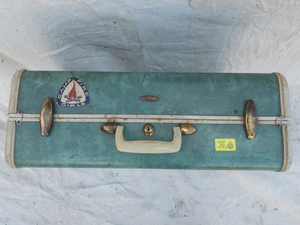 lot 34 image: Vintage 1950s Retro Green Marbled SAMSONITE Hardshell Suitcase