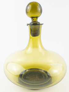 lot 180 image: ITALY Vintage Olive Green Decanter and Six Glasses Set