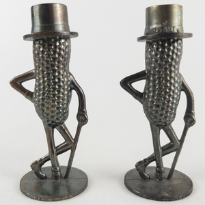 lot 83 image: Vintage Mr. Peanut Salt & Pepper Shakers Silver Plastic