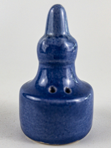 lot 86 image: Group of 4 Salt & Pepper Shakers 