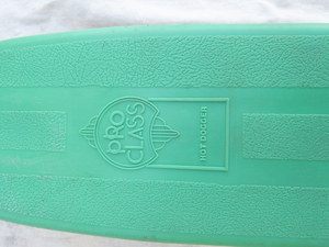 lot 99 image: VINTAGE 1970s PRO-CLASS Hot Dogger Green Plastic Skateboard