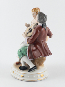 lot 231 image: Victorian Couple Figurine - Porcelain - MADE IN OCCUPIED JAPAN - Circa 1945-1952