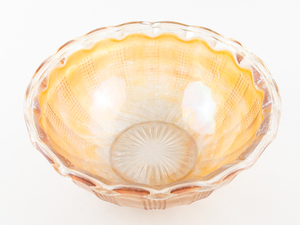 lot 353 image: VINTAGE&nbspHAZEL-ATLAS Diamond Point Columns Marigold Carnival Glass&nbsp4 Round Crimped Bowl