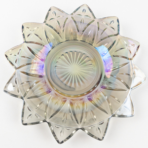 lot 356 image: VINTAGE FEDERAL GLASS Petal (Iridescent) 6 12in Bread & Butter Plate
