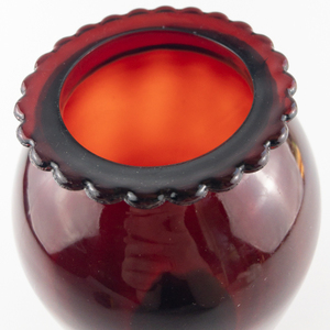 lot 372 image: VINTAGE - ANCHOR HOCKING Royal Ruby 9 Flower Vase Scalloped Top