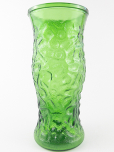 lot 388 image: Vintage HOOSIER GLASS Emerald Green Textured Glass Vase