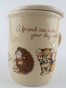 lot 405 image: VINTAGE HALLMARK Mug Mates Heres to Friendship Coffee Mug with Lid Circa 1983
