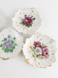 lot 418 image: Set of 5 - VINTAGE - NASCO Small Leaf Plates 4 12in