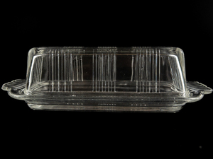 lot 470 image: VINTAGE -&nbspFEDERAL GLASS 2324&nbsp14 Pound Covered Butter Dish 