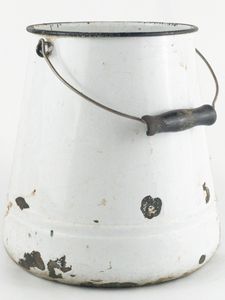 lot 472 image: VINTAGE&nbspLarge 3 Gallon White Enamelware water kettle 11in Tall x 10in wide at base