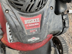 lot 47 image: Huskee Push Mower with Briggs and Stratton Motor