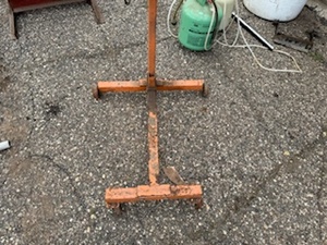 lot 49 image: Central Machinery Engine Stand, 1000 Lb Capacity. Missing Parts