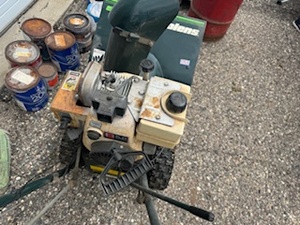 lot 7 image: Bolens 5210 Snow Blower 5Hp Tucumseh Motor