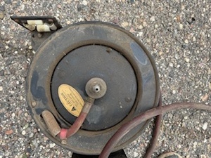 lot 22 image: Air Hose Reel