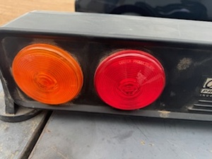 lot 69 image: Custer Magnetic Towing Light