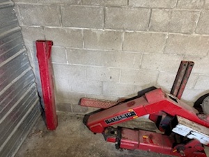 lot 81 image: Dynamic Tow Truck Boom Model 5615 and Parts