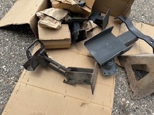 lot 85 image: Jack Stand and Parts