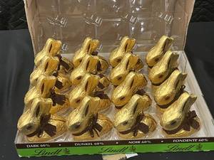 lot 10 image: Lindt Gold Bunny Dark Chocolate 16-Pack