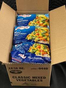 lot 46 image: Lot of 12 Bags of Birds Eye Frozen Mixed Vegetables - 16 oz Each