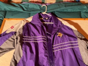 lot 57 image: SI Vikings windbreaker