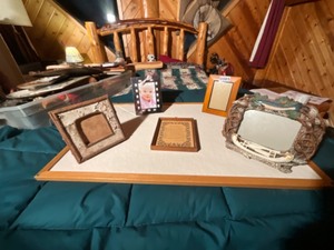 lot 85 image: picture frames for grandma
