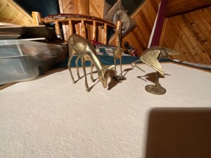 lot 84 image: brass deer & birds