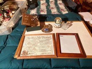 lot 90 image: knick knacks and frames