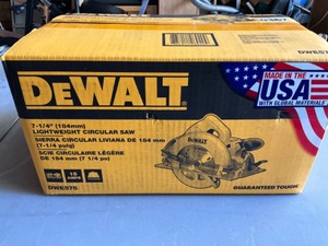 lot 367 image: Dewalt ciruglar saw- new in box