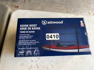 lot 410 image: kayak hoist