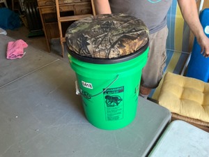 lot 418 image: deer stand accessories