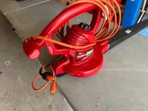 lot 455 image: toro leaf blower plus extension