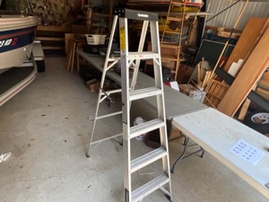 lot 470 image: aluminam ladder