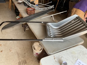 lot 493 image: snow shovel