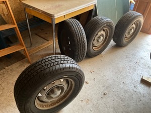 lot 492 image: set of 4 tires 21570 r14