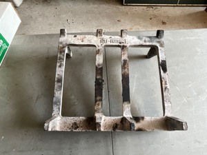 lot 514 image: iron fireplace grate
