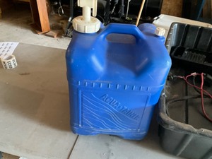 lot 525 image: assorted lot of garage items