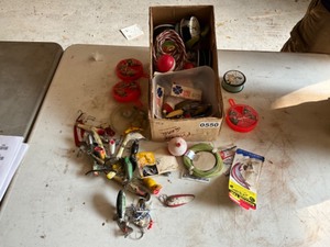 lot 550 image: assorted lures, jigs,weights
