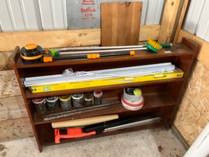 lot 555 image: shelf plus its contents